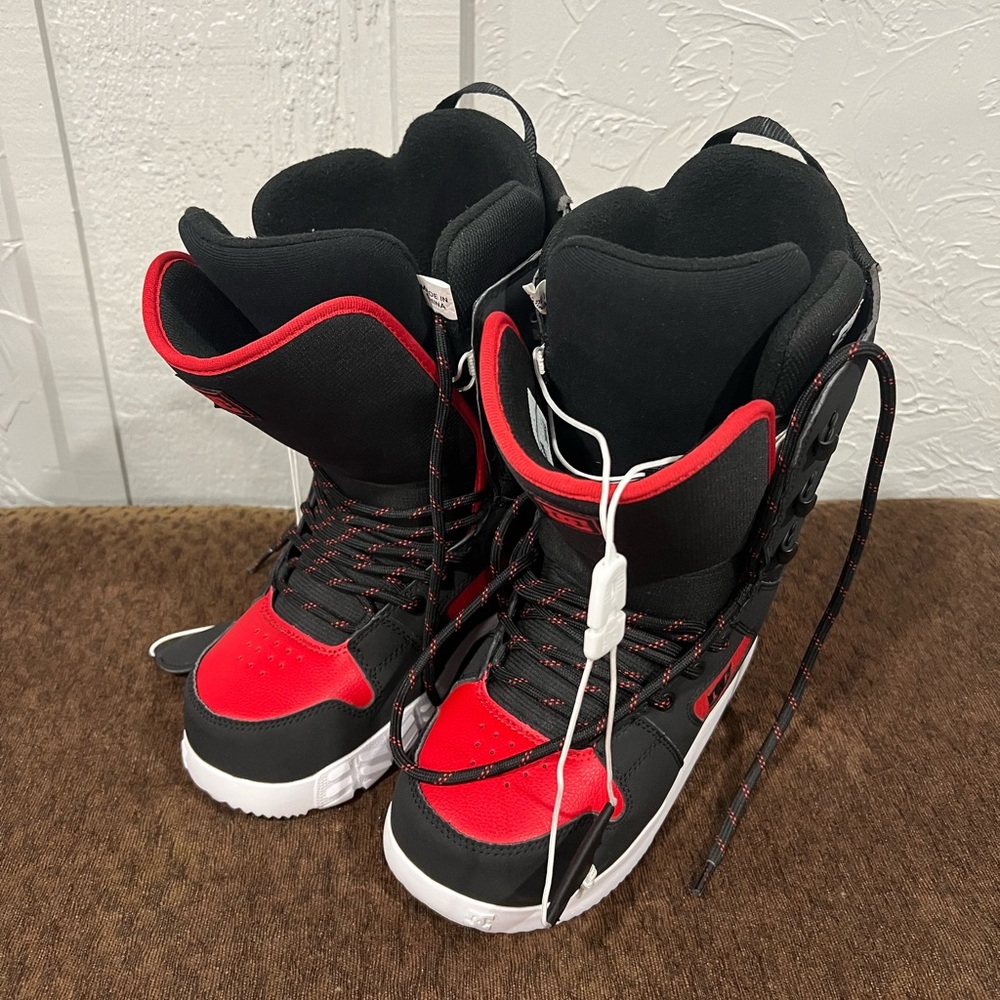New DC Phase 2023 Snowboard Boots Men's Black/Red/Black Size 8 MSRP $200